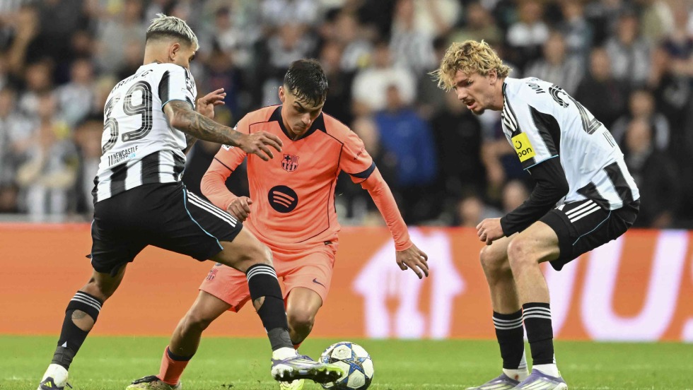 Σέντρα στους «16» του Champions League...